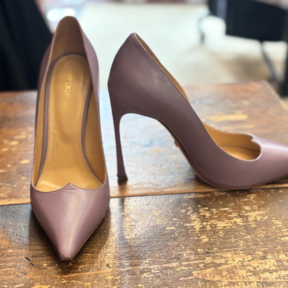 Sergio Rossi Lavender Pointed Toe Scallop Pumps